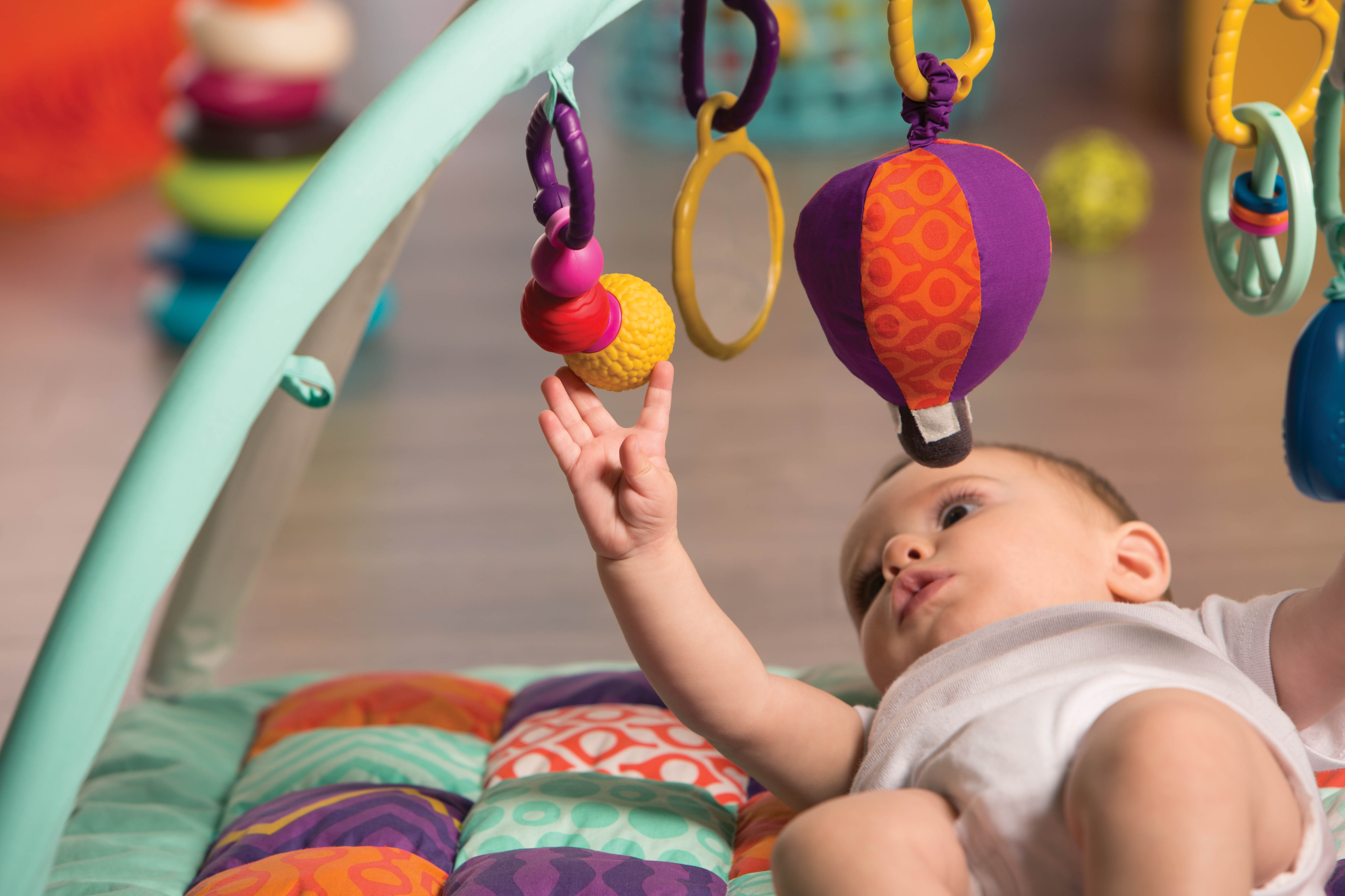 Baby mat with store mobile