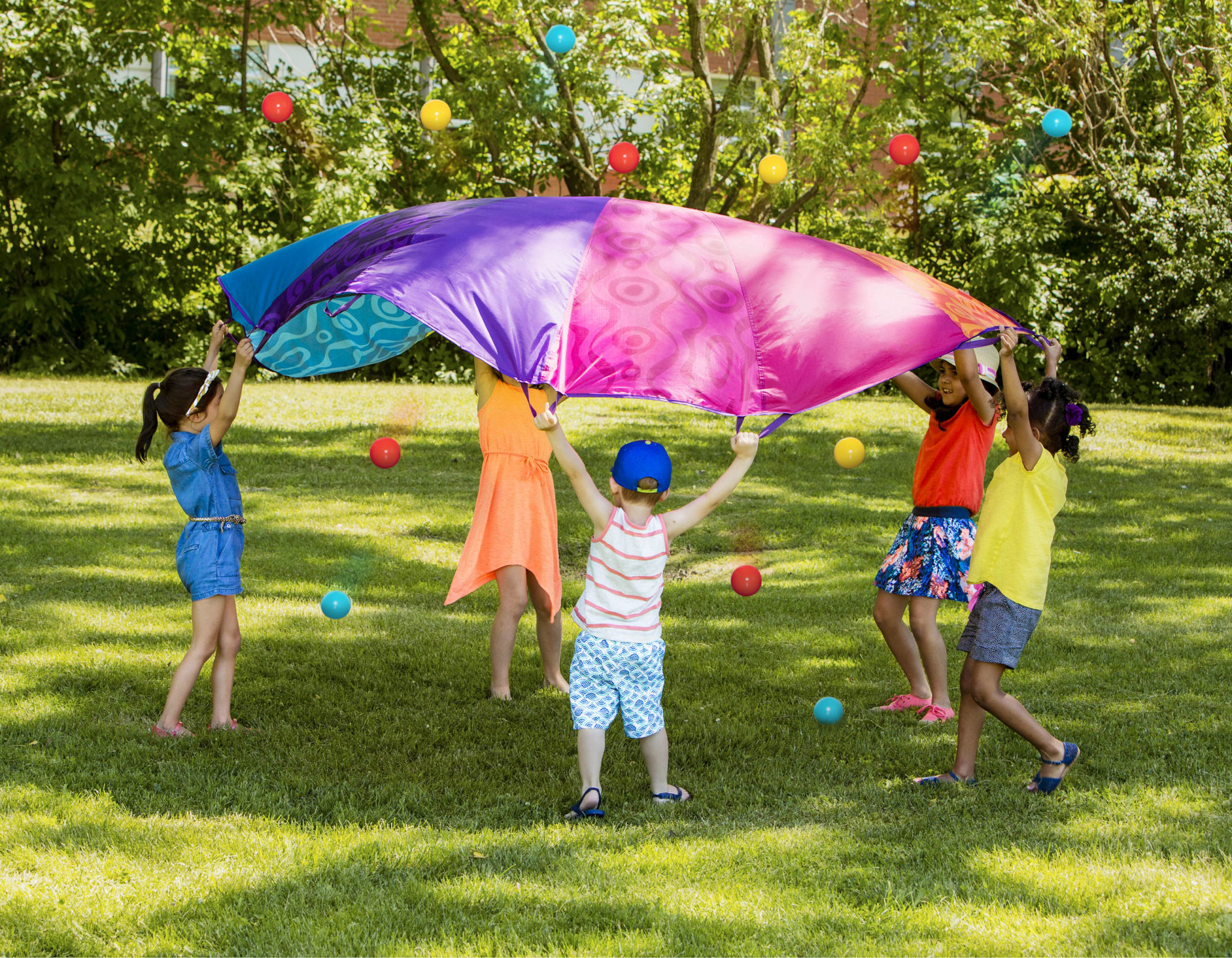 Woo-Hue Parachute | Play Parachute & 15 Balls | B. toys