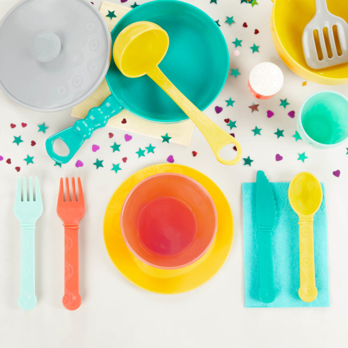 Play plates and cutlery.